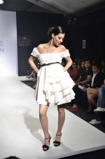 Model walk the ramp for Sonakshi Raaj Talent Box show at Lakme Fashion Week Day 2 on 4th Aug 2012 (51).JPG